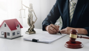 Five Reasons to Hire a Lawyer When Selling Your Home 